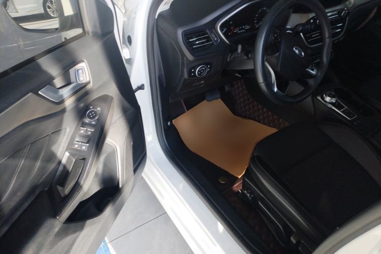 Used Ford Focus 2020 Hatchback EcoBoost 180 Automatic Trend Edition Driver Seat