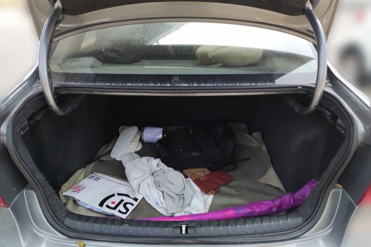 Used Volkswagen Bora 2012 1.6L Automatic Fashion Edition Trunk