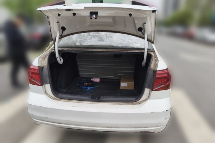 Used Volkswagen Jetta 2017 1.5L Manual Fashion Edition Trunk