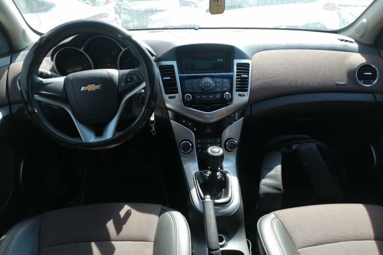 Used Chevrolet Cruze 2013 Hatchback 1.6L Manual Luxury Model