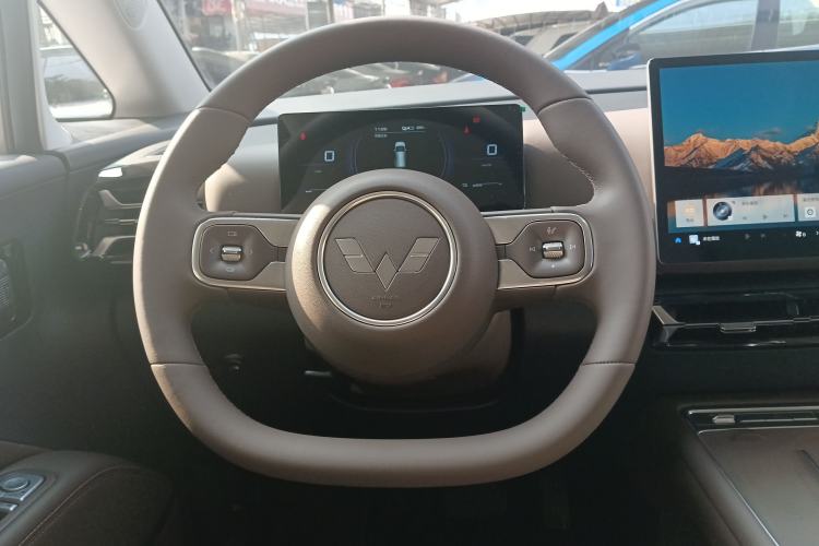 Used Wuling Wuling Starlight 730 2025 Model Plug-in Hybrid 125km Luxury Edition
