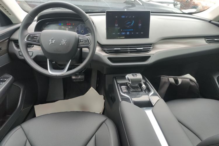 Used Hongqi E-QM5 2022 431 km Charge & Enjoy Edition Center Console