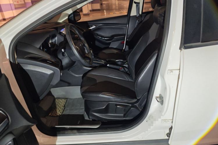 Used Ford Focus 2012 Hatchback 1.6L Automatic Fashion Edition