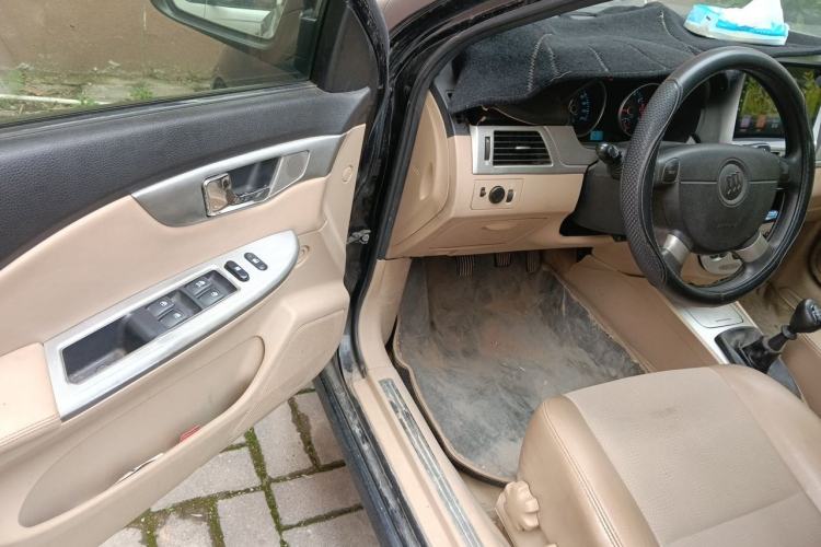 Used Buick Excelle 2011 1.6 LX-MT Driver Seat