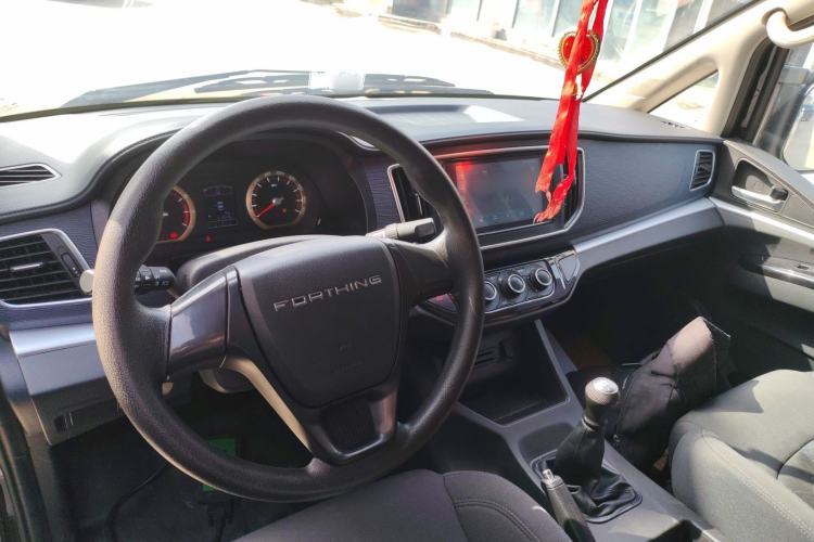 Used FORTHING Lingzhi 2023 M5L 1.6L Comfort 9-Seater
