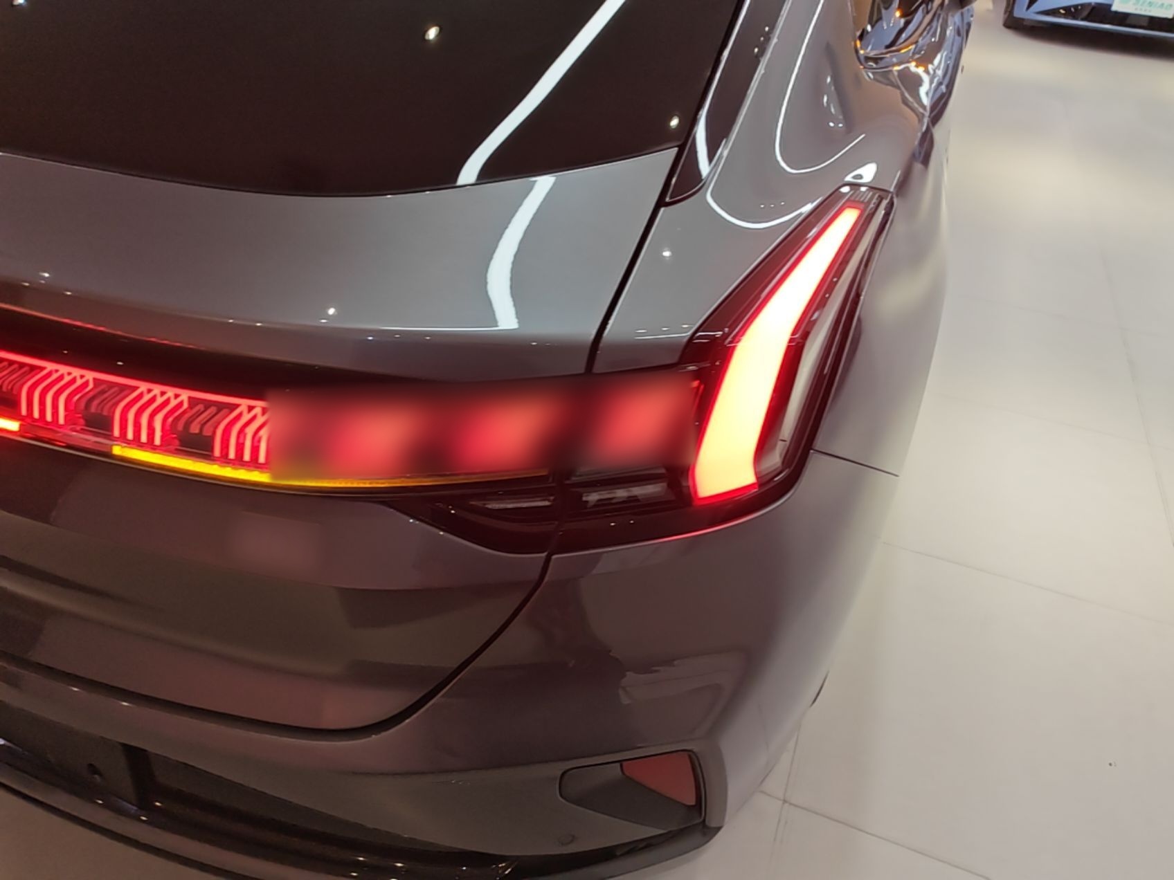 Zeekr 001 2025 YOU Edition 100 kWh All-Wheel Drive — снимка 9