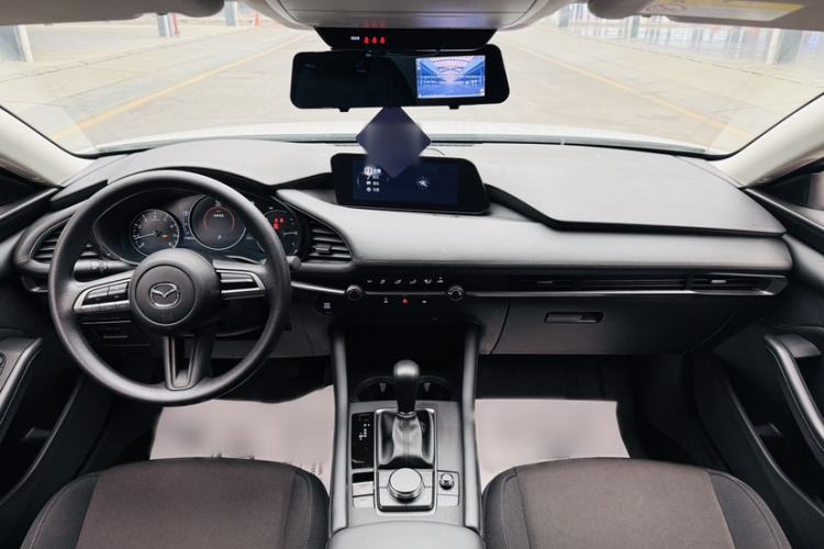 Used Mazda 3 Axela 2023 2.0L Automatic Zhiqing Edition Interior 7