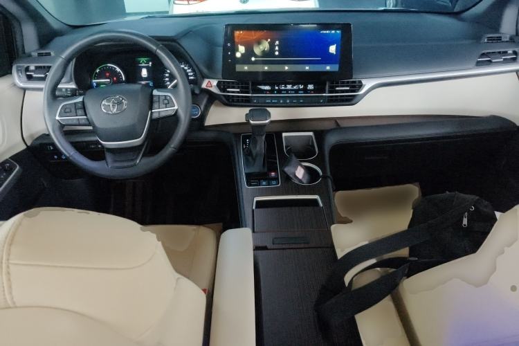 Used Toyota SIENNA 2021 2.5L Hybrid Luxury Edition