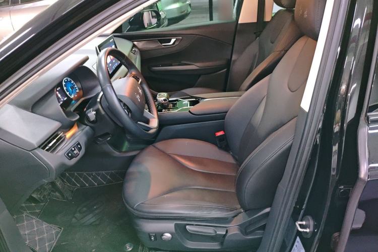 Used Hongqi E-QM5 2023 Base Travel Edition