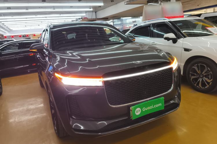 Used Li Auto ONE 2020 Extended-Range 6-Seater Version Front Right 45 Deg