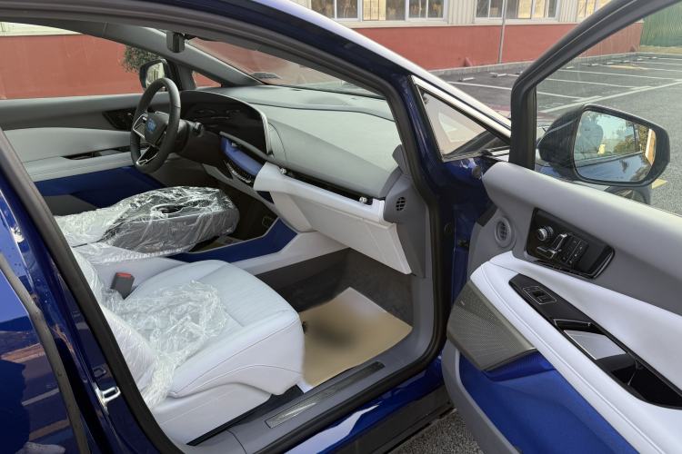 Used Cadillac OPTIQ 2024 Standard Range Version