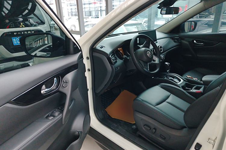 Used Nissan X-Trail 2025 Honor 2.0L Two-Wheel Drive Leading Edition Driver Seat