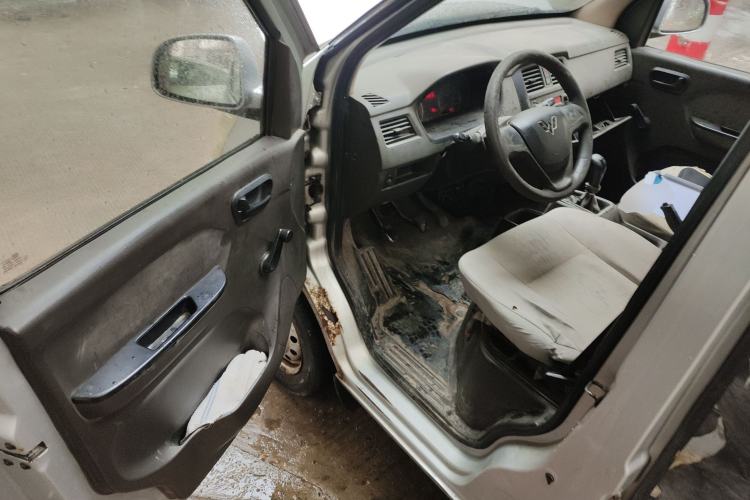 Used Wuling Rongguang 2014 1.2L S Base Model
