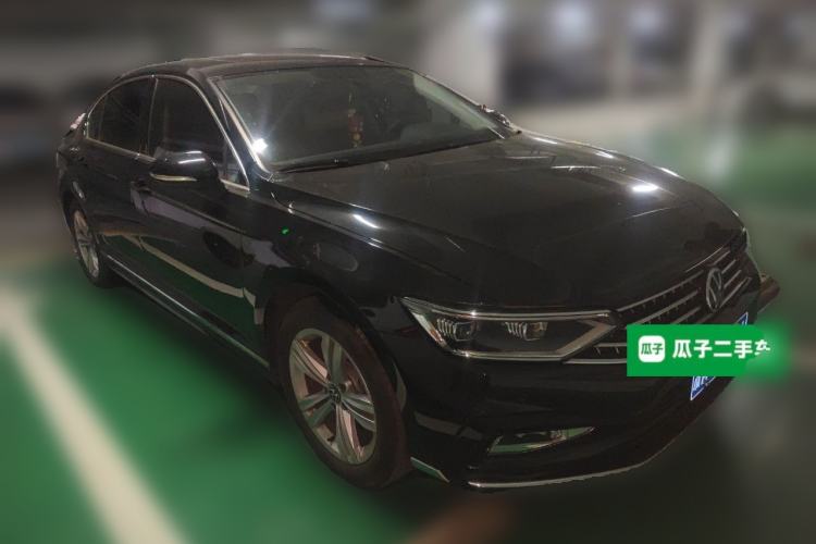 Used Volkswagen Magotan 2023 2 Million Units Limited-Edition 280TSI DSG Comfort Version Front Right 45 Deg