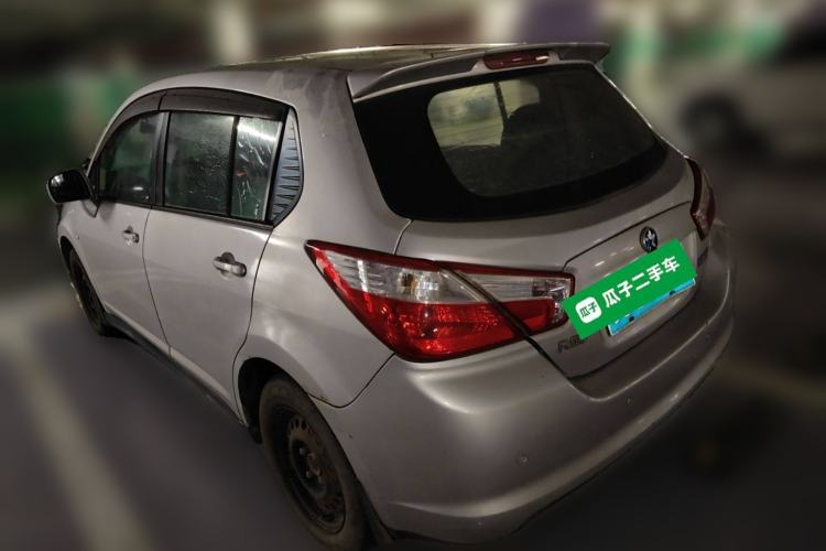 Used Venucia R50 2014 1.6L Manual Splendid Edition