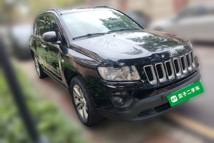 Used Jeep Compass 2011 2.0L two-wheel drive sport version
