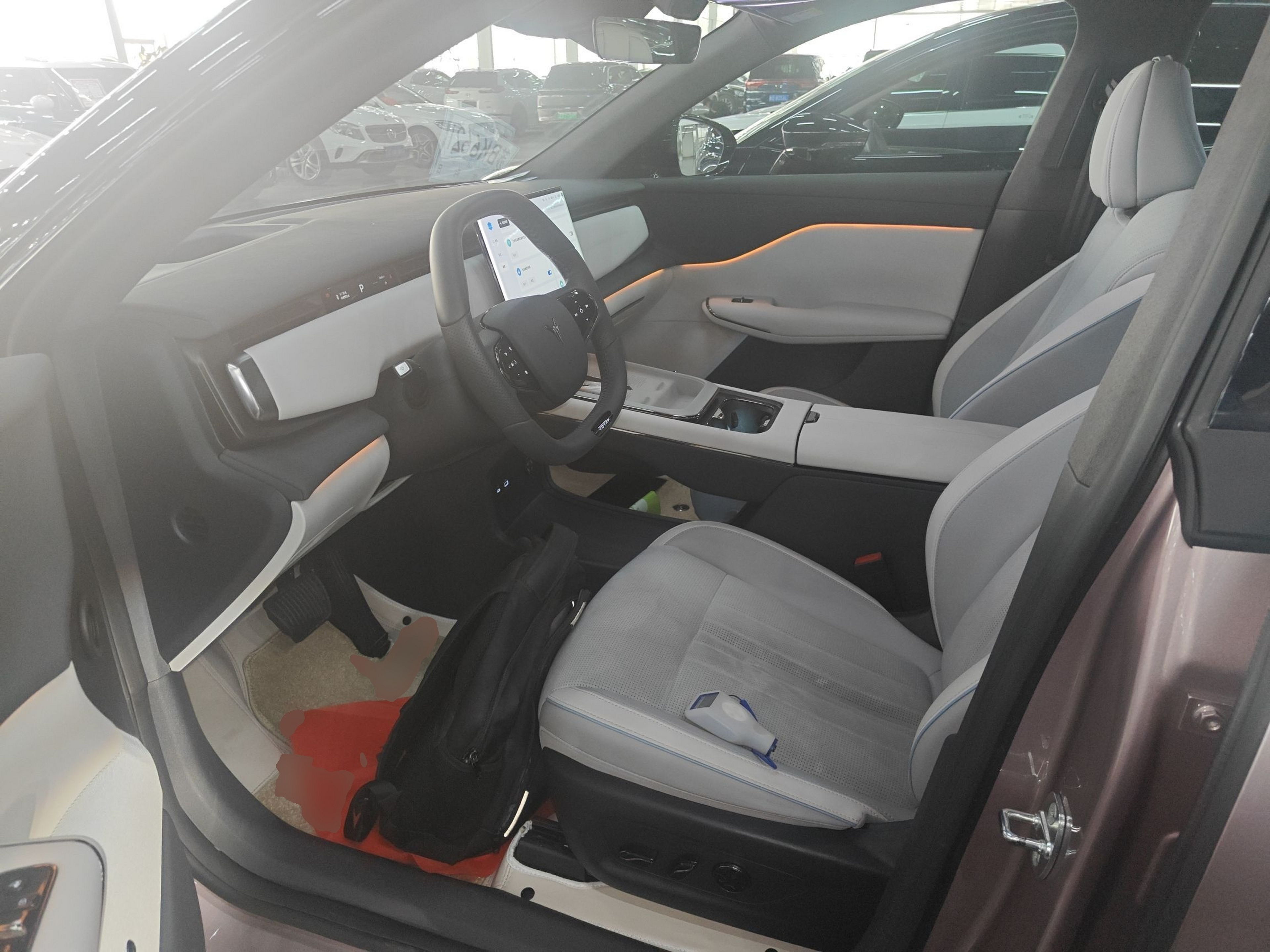 Переднее сиденье в автомобиле