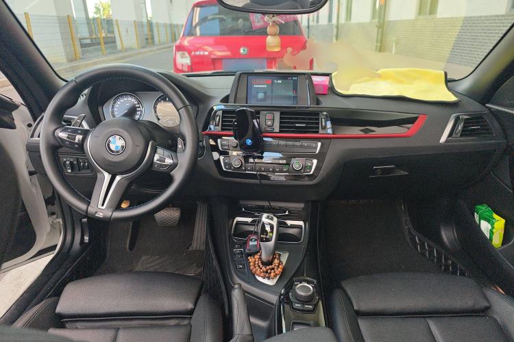 Used BMW 2 Series 2019 225i Convertible Coupe Sports Design Package Center Console