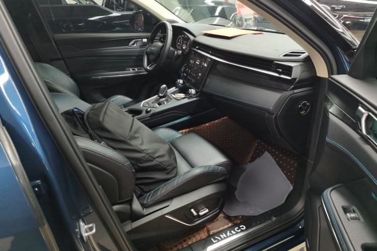 Used Lynk & Co 05 2020 2.0TD Two-Wheel Drive Shine Halo