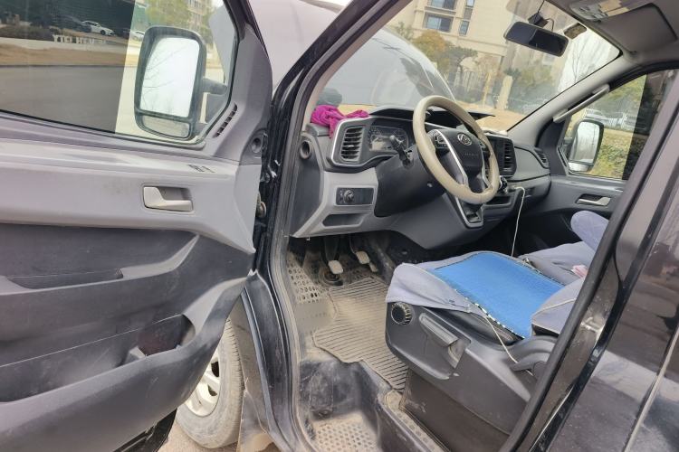 Used SAIC MAXUS Xintu V80 2021 2.0T PLUS Manual City Edition Short Wheelbase Ultra-Low Roof 5/6 Seats