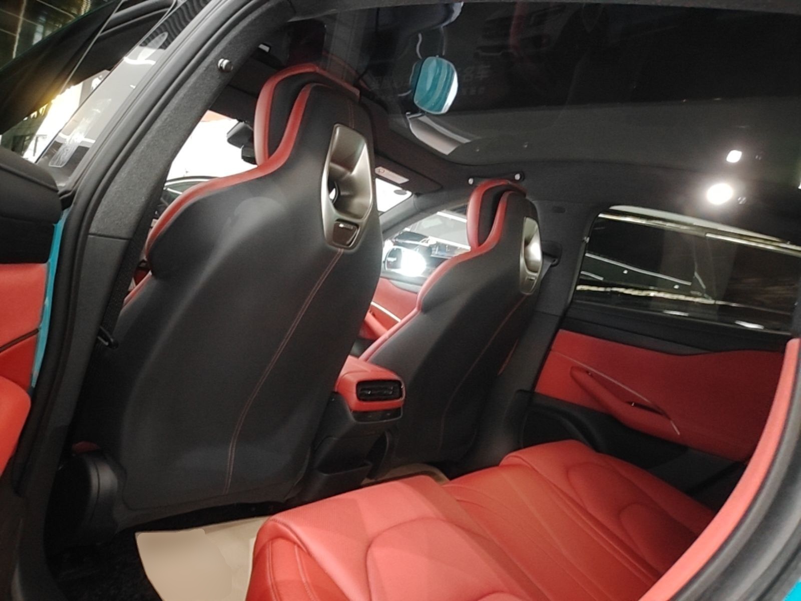 Xiaomi Auto SU7 2024 Rear-Drive Ultra-Long Range Advanced Pro-Level Intelligent Driving Version — снимка 20