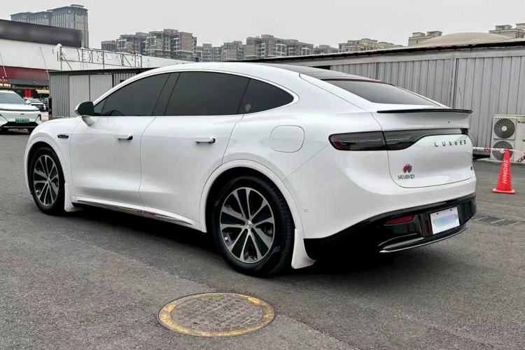 Used Hima Luxeed R7 2024 All-Electric 802 km Max
