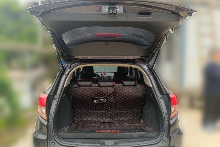 Used Honda Vezel 2017 1.5L CVT 2WD Comfort Model Trunk