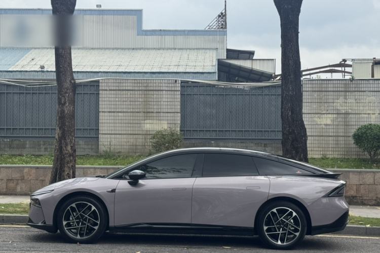 Used XPeng P7+ 2025 Ultra-Long Range Max Flagship Edition Exterior 3