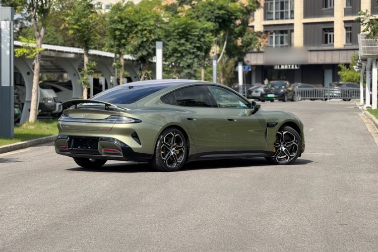 Used Xiaomi Auto SU7 2024 Four-Wheel Drive Ultra-Long Range Advanced Intelligent Driving Max Edition
