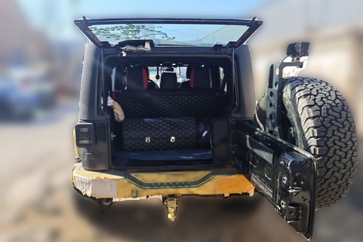 Used Jeep Wrangler 2013 3.6L Sahara Four-Door Edition
