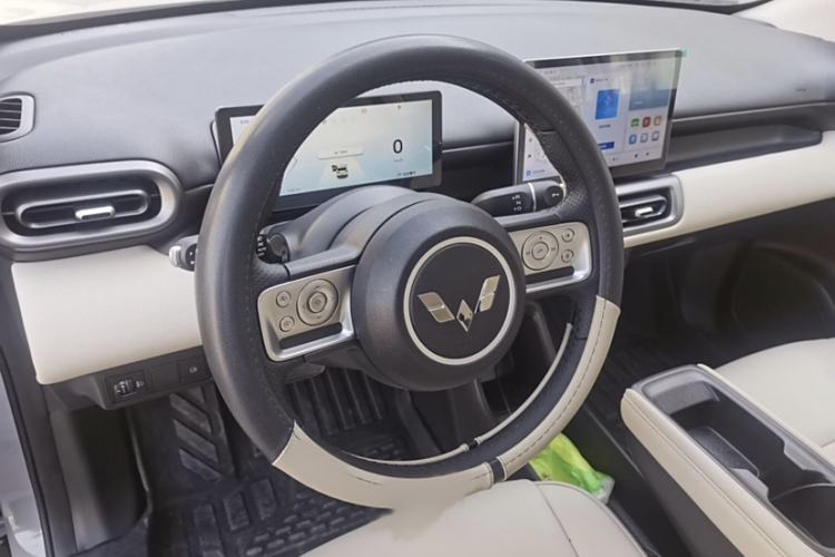 Used Wuling Bingo PLUS 2024 330 km Range Five-Seater Version