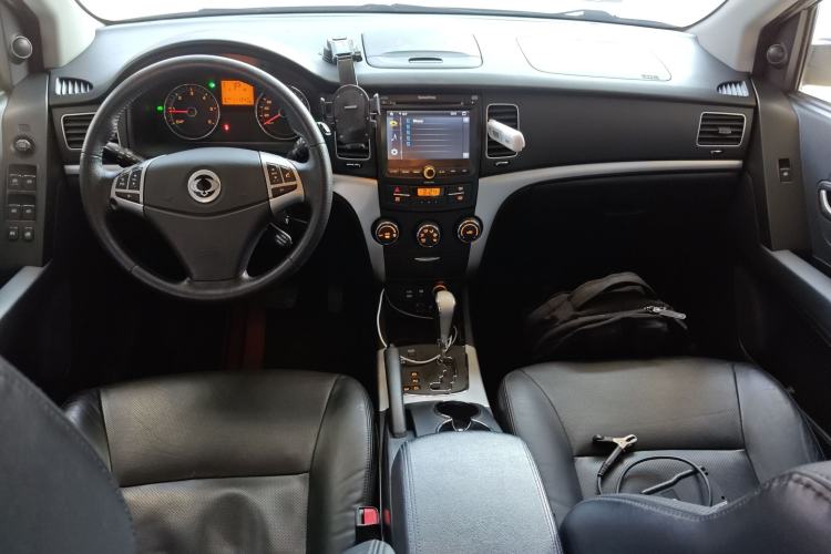 Used SsangYong Korando 2011 2.0T Diesel Two-Wheel Drive Automatic Luxury Navigation Edition