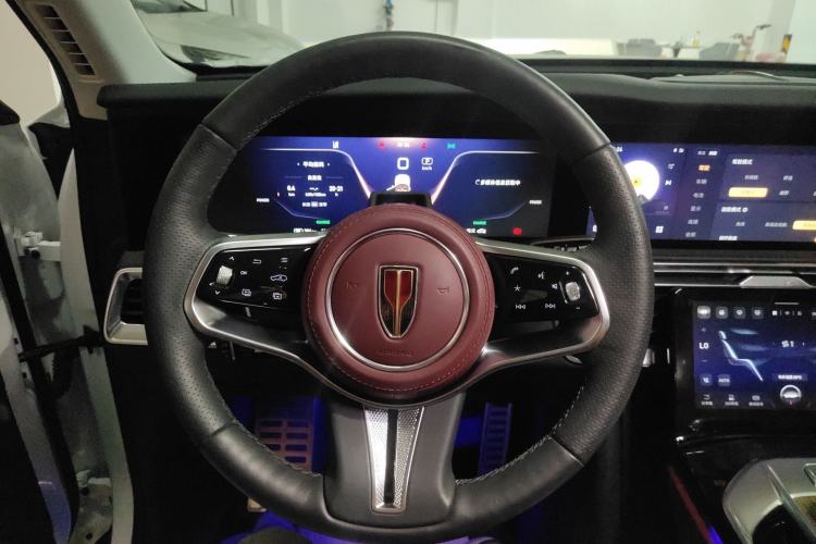 Used Hongqi E-HS9 2022 660 km Range Flagway Edition Six Seats Steering Wheel
