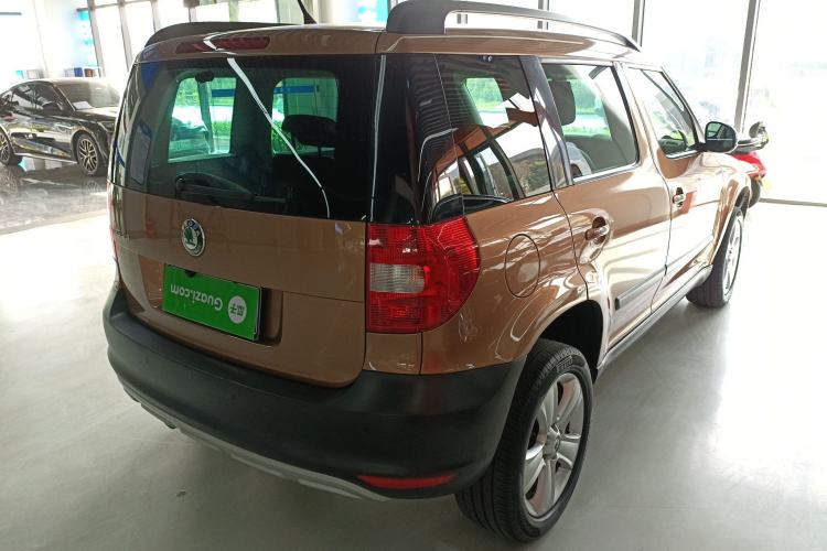 Used Skoda Yeti 2013 1.8T DSG Luxury Edition Rear Right 45 Deg