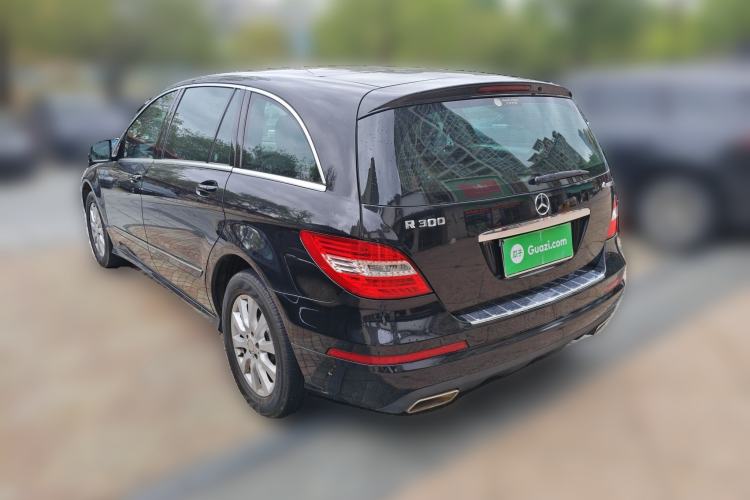 Used Mercedes-Benz R-Class 2011 R 300 L Business Model Rear Left 45 Deg