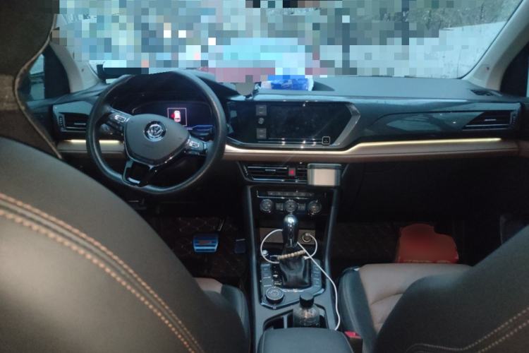 Used Volkswagen Tharu 2019 330TSI Four-Wheel Drive Flagship Model China VI Standard Center Console