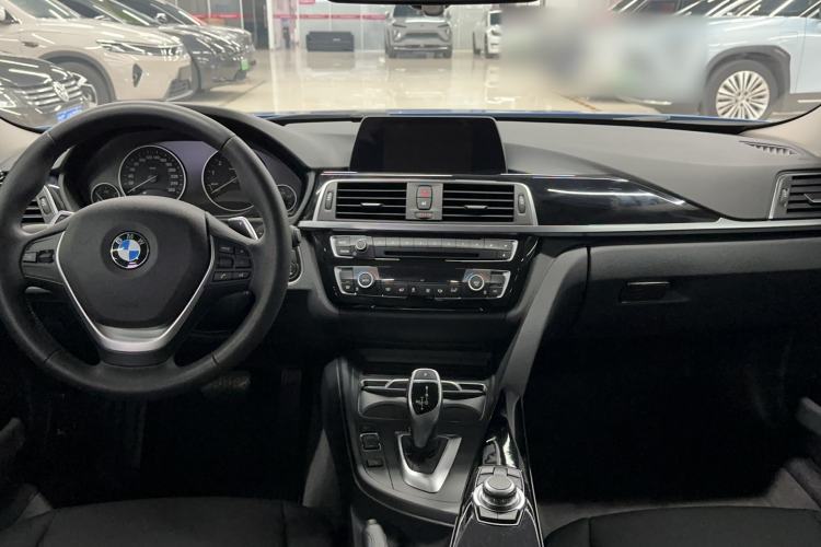 Used BMW 3 Series 2017 320Li M Sport Edition Center Console