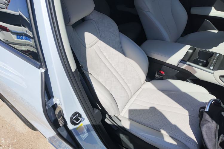 Used BYD Yuan UP 2025 Intelligent Driving Version 401 KM Dynamic Edition
