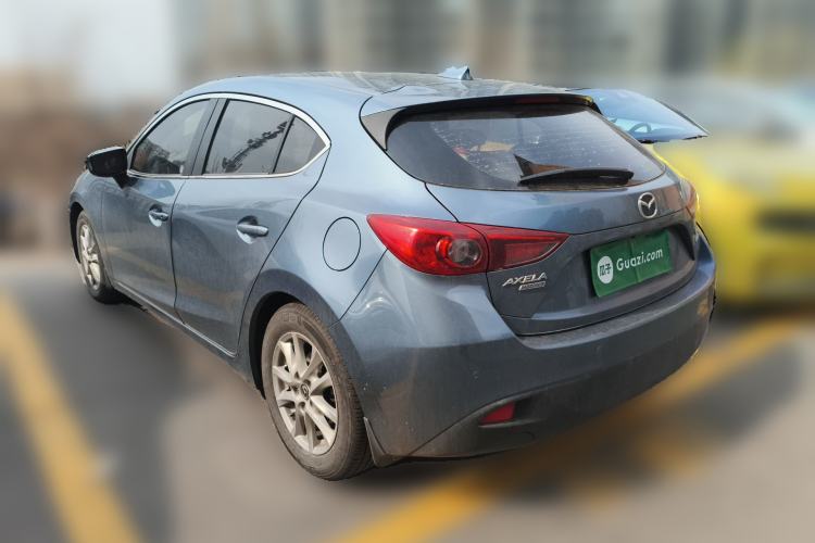 Used Mazda 3 Axela 2016 Hatchback 1.5L Automatic Luxury Model
