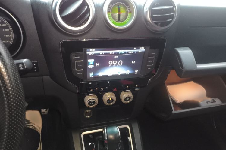 Used BAIC Off-Road BJ40 2017 40L 2.3T Automatic All-Wheel Drive Ring of the Tower Champion Edition Audio And AC Panel