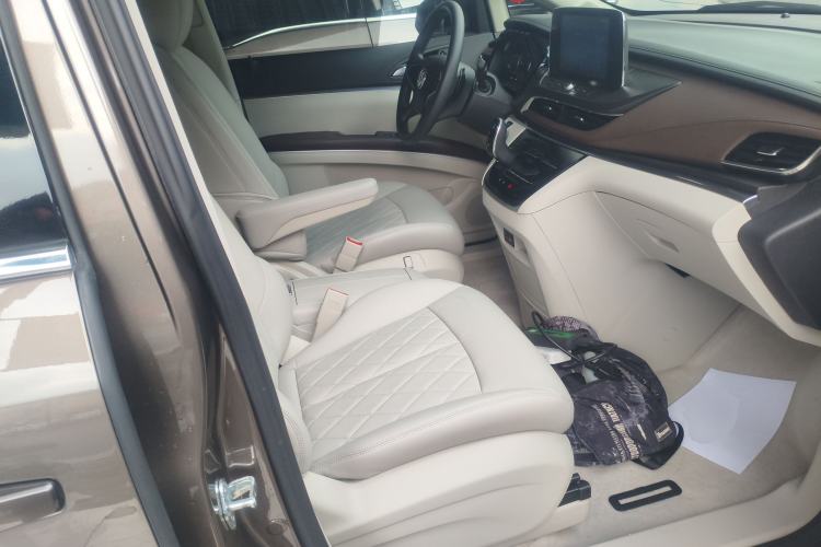 Used Buick GL8 2023 Land Executive Class Comfort Model Right Front Seat