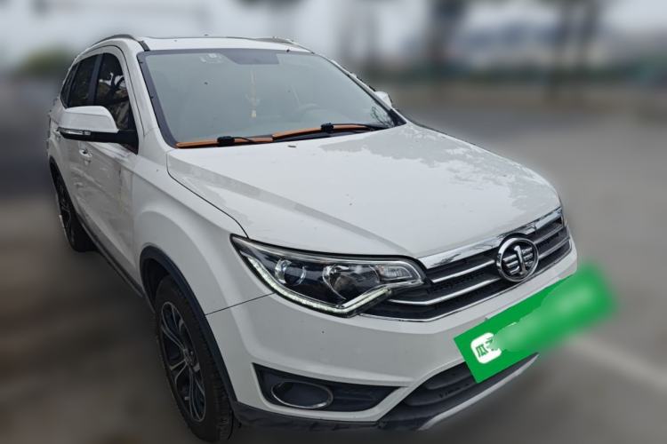 Used FAW Senya R7 2017 Smart Connected Version 1.6L Automatic Enjoyment Model Front Right 45 Deg