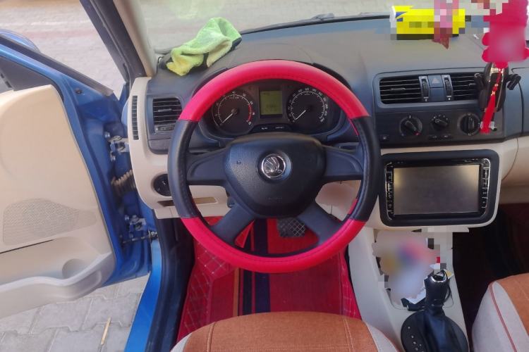 Used Skoda Fabia 2014 1.4L Automatic Crystal Edition