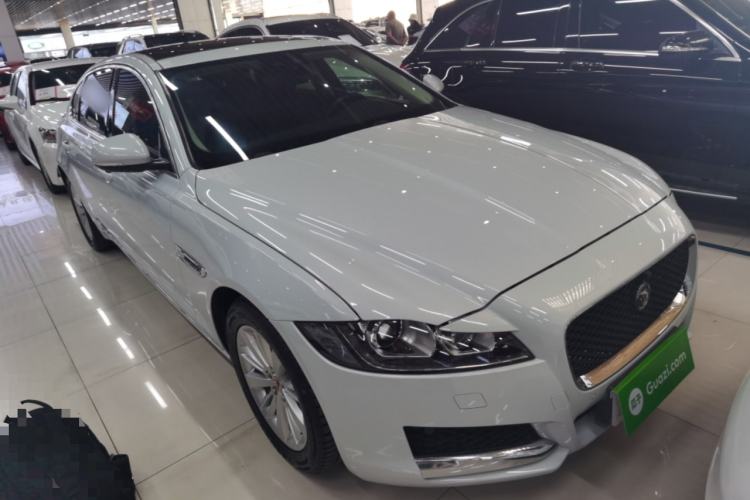 Used Jaguar XFL 2019 XFL 2.0T 200PS Two-Wheel-Drive Luxury Edition Front Right 45 Deg