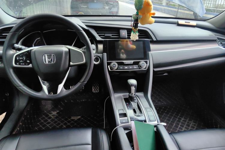 Used Honda Civic 2019 220TURBO CVT Dynamic Edition China VI Emission Standard Center Console