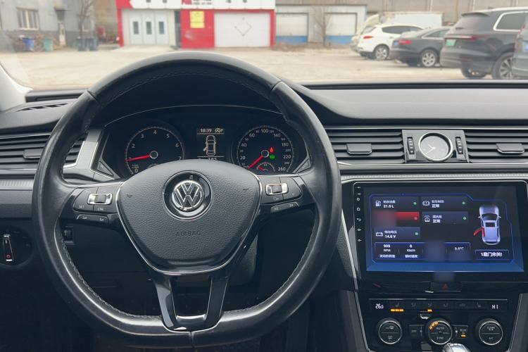 Used Volkswagen Passat 2017 330TSI DSG Luxury Edition
