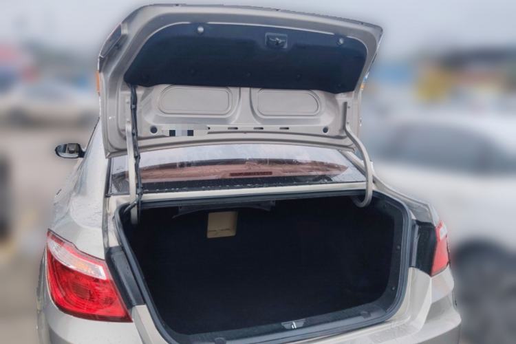 Used CHANGAN Eado 2016 1.6L Manual Fashion Edition Trunk