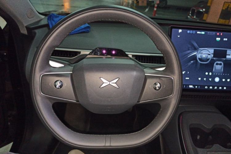 Used XPeng MONA M03 2024 620 with Ultra-Long Range Steering Wheel