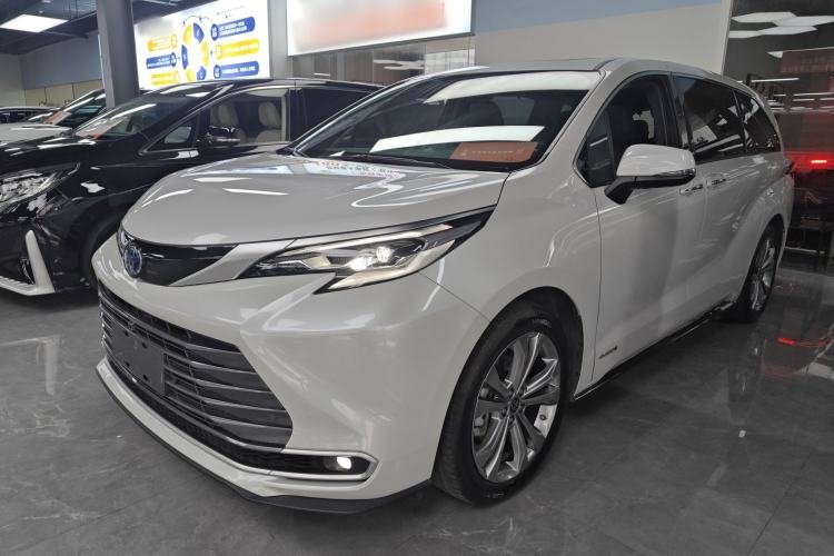 Used Toyota SIENNA 2023 2.5L Hybrid Deluxe Edition