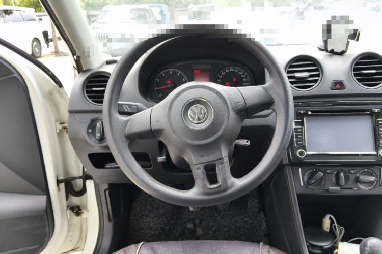 Used Volkswagen Jetta 2013 1.6L Manual Fashion Edition Steering Wheel